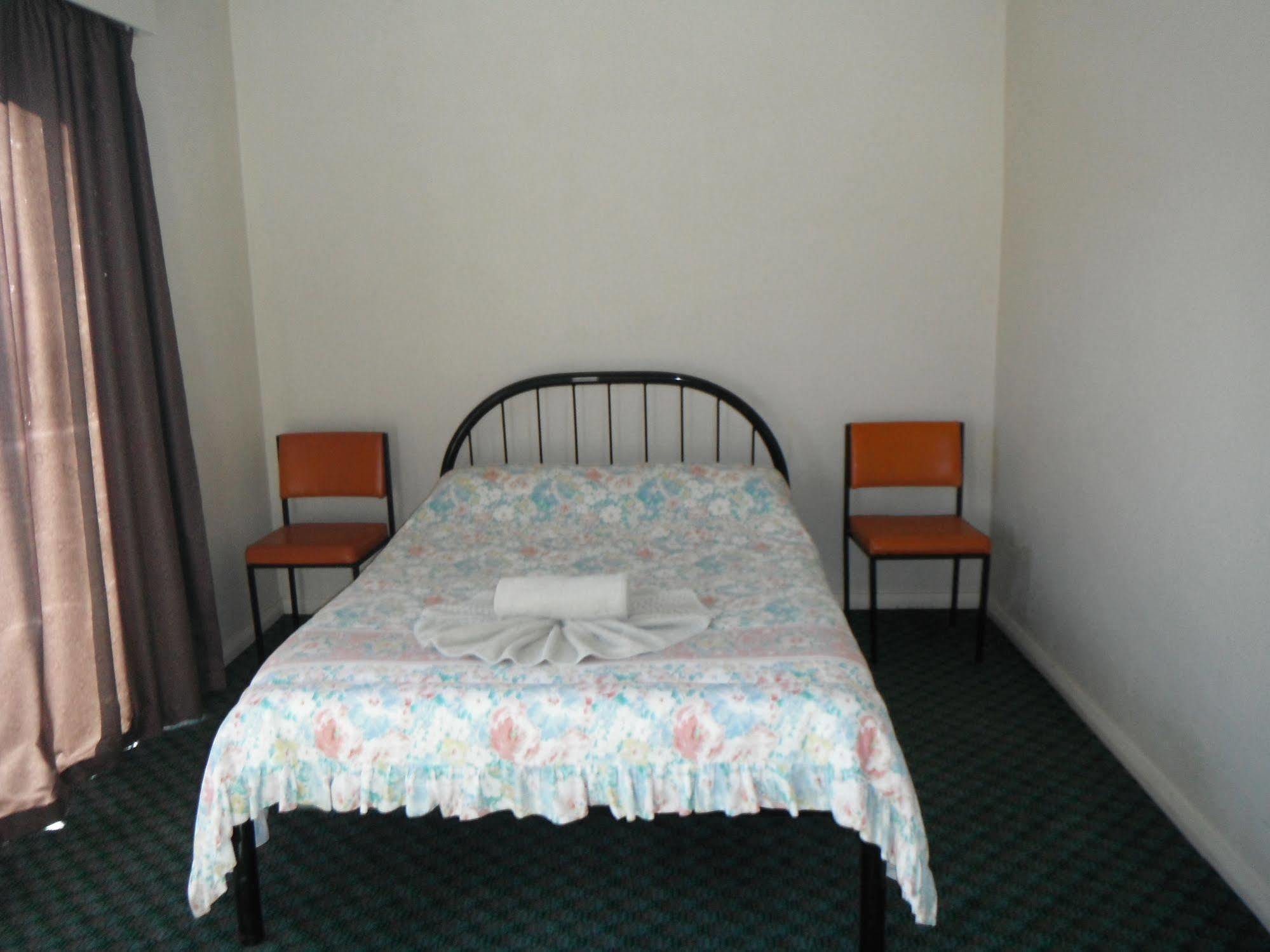 Coomacountry Club Motor Inn Extérieur photo
