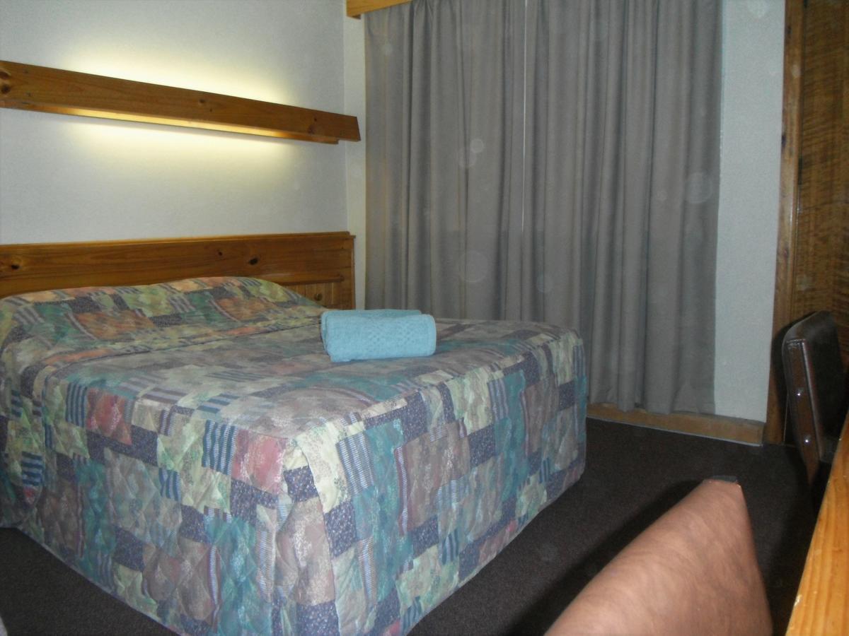 Coomacountry Club Motor Inn Extérieur photo
